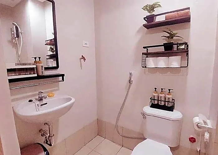 호텔 Tal Staycation
1 Bed /bath/kitchen
Neflix
Internet 마닐라