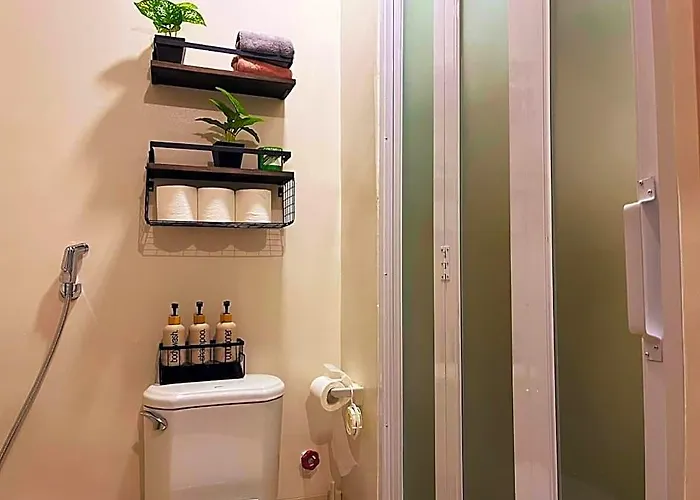 호텔 Tal Staycation
1 Bed /bath/kitchen
Neflix
Internet 4*