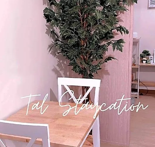 Tal Staycation
1 Bed /bath/kitchen
Neflix
Internet 호텔