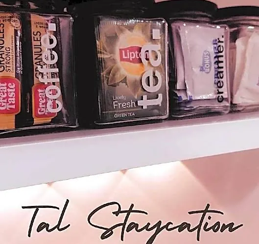 Tal Staycation
1 Bed /bath/kitchen
Neflix
Internet 호텔 마닐라
